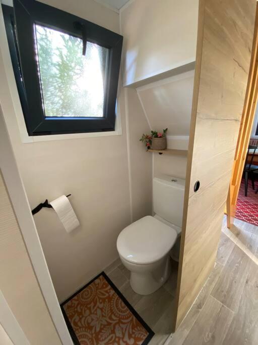 Tiny house sur terrain boisé à 10 mn de la mer Férel Exterior foto